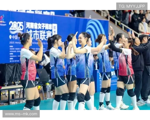 闽赣湘青少年排球联赛长沙收官，奥运冠军李延军宣讲女排精神进校园